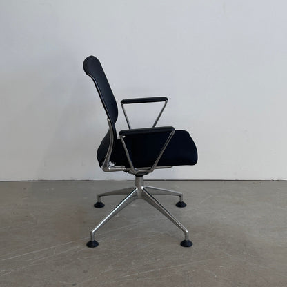 Meda Chair Armlehnen Leder ( Netzrückentausch wird gerade geprüft )