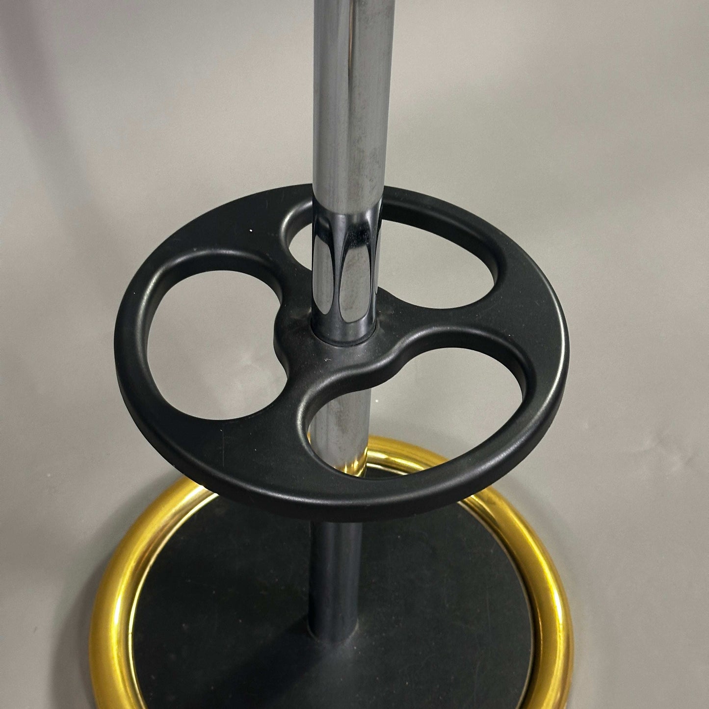Kerkmann Rondo Kleiderständer chrom goldener Fuß Garderobe modern