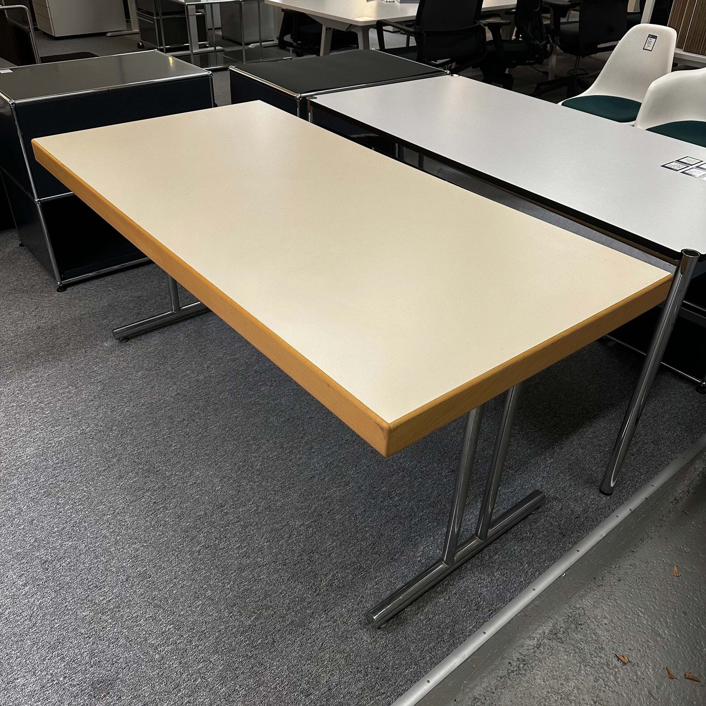 Cream beige Klapptisch 160x80cm folding table with metal legs and stabile metal hinges in used condition