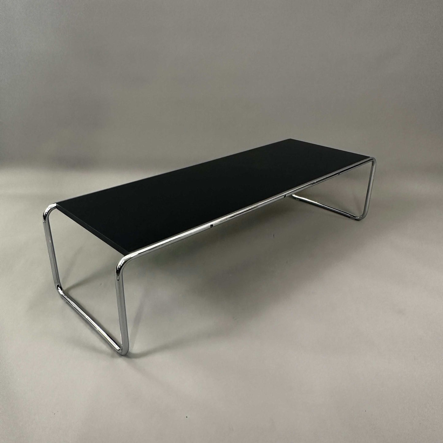 Knoll Breuer Laccio Beistelltisch 135 cm Stahlrohr verchromt schwarze Holzplatte modern