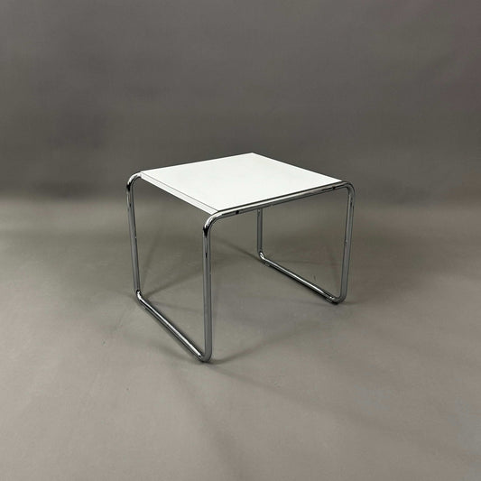Knoll Breuer Laccio side table with white lacquered top and chrome-plated tubular steel frame