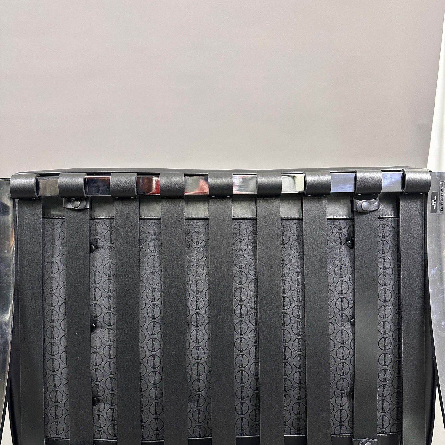 Knoll International Barcelona Sessel in Schwarz mit Lederbezug und verchromtem Gestell, modernes Design von Ludwig Mies van der Rohe.