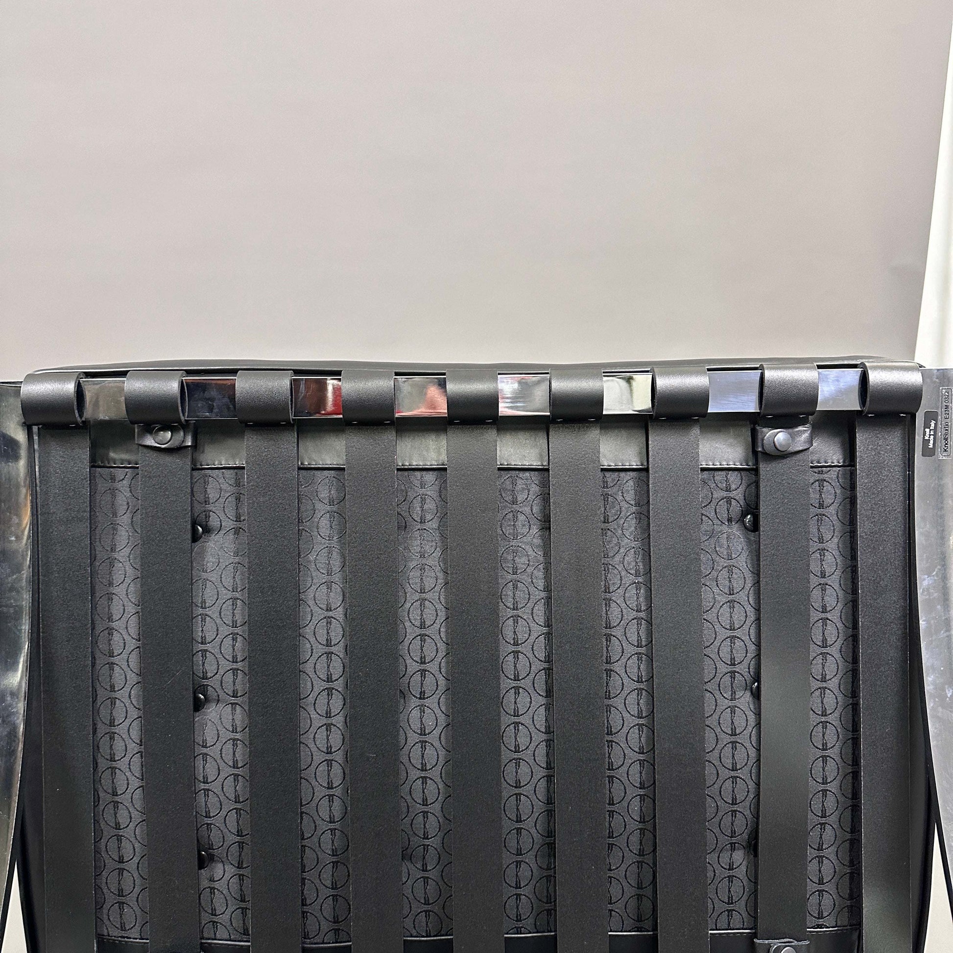 Knoll International Barcelona Sessel in Schwarz mit Lederbezug und verchromtem Gestell, modernes Design von Ludwig Mies van der Rohe.