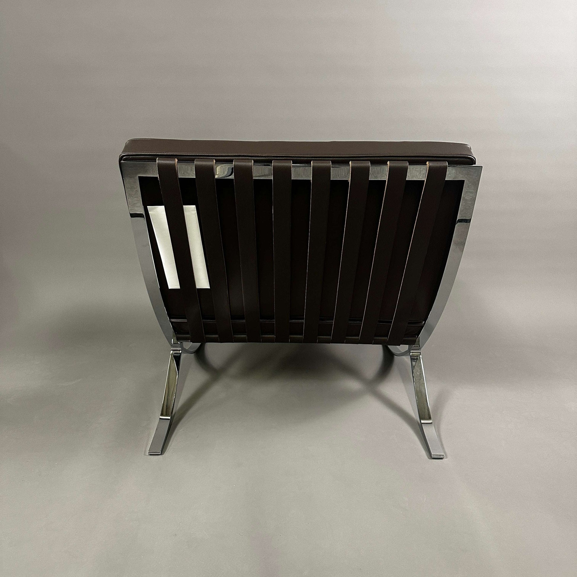Knoll International Barcelona Sessel braunes Leder mit verchromtem Flachfederstahlgestell von Ludwig Mies van der Rohe, modernes Designklassiker