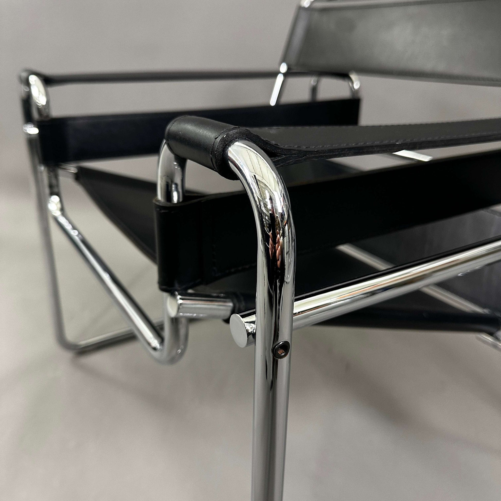 Knoll Wassily Chair with black leather seat and chrome frame modern design