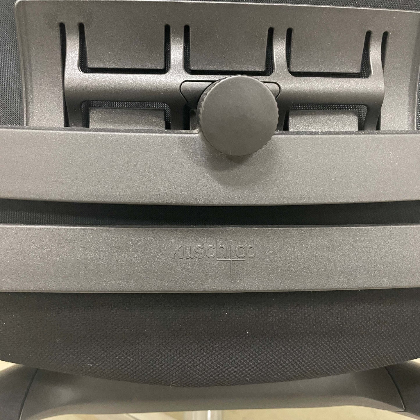 Kusch & Co Sao Paulo Bürostuhl schwarz mit verstellbarer Sitzhöhe, arretierbarer Rückenlehne und 4D-Armlehnen