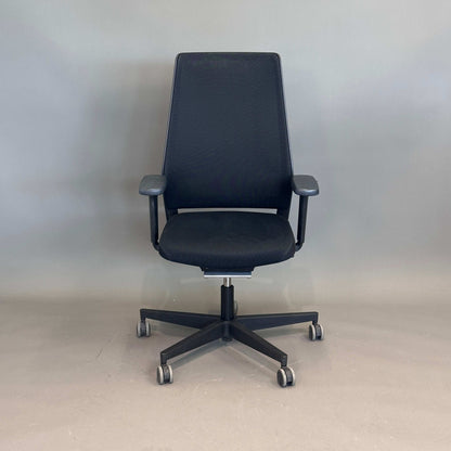 Schwarzer Kusch & Co Sao Paulo Bürostuhl mit Netzrückenlehne, höhenverstellbar und 2D-Armlehnen mit PU-Auflage