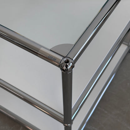 USM Haller Beistelltisch Weiß mit Glaseinsatz