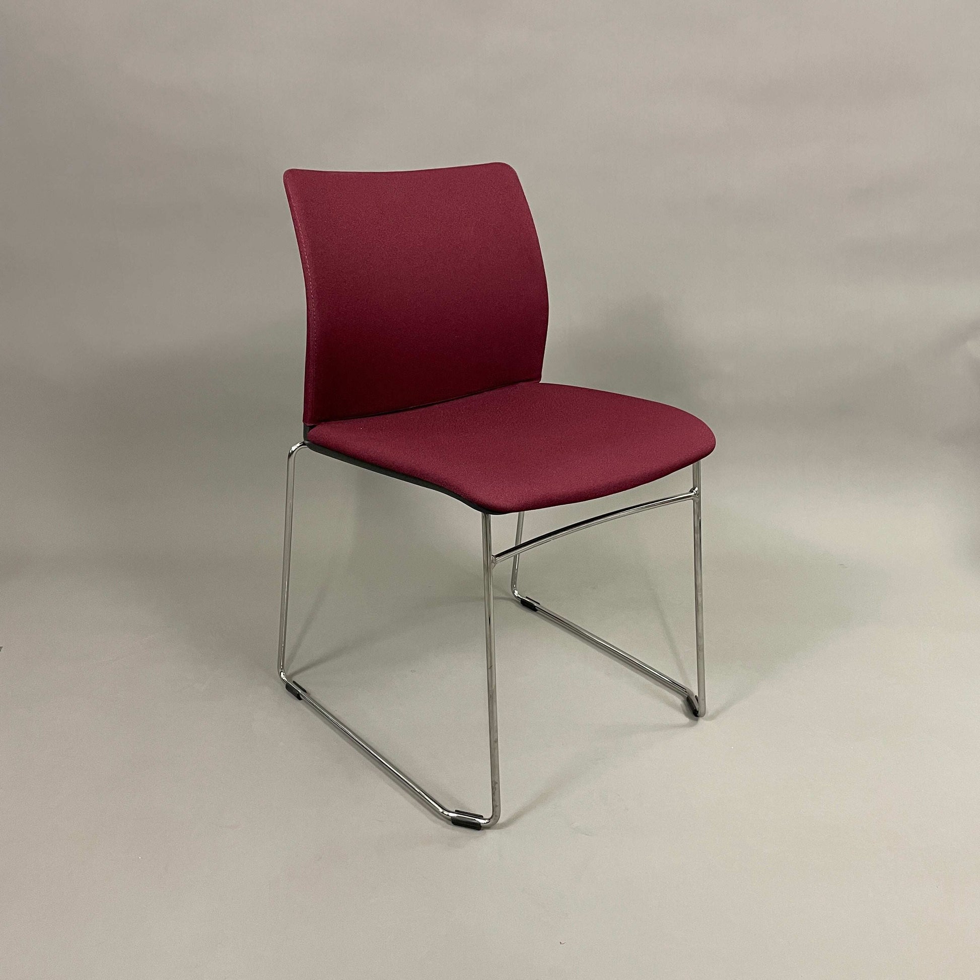 LD Seating Stapelstuhl Trend 522 gepolstert dunkelrot mit Chromgestell stapelbar