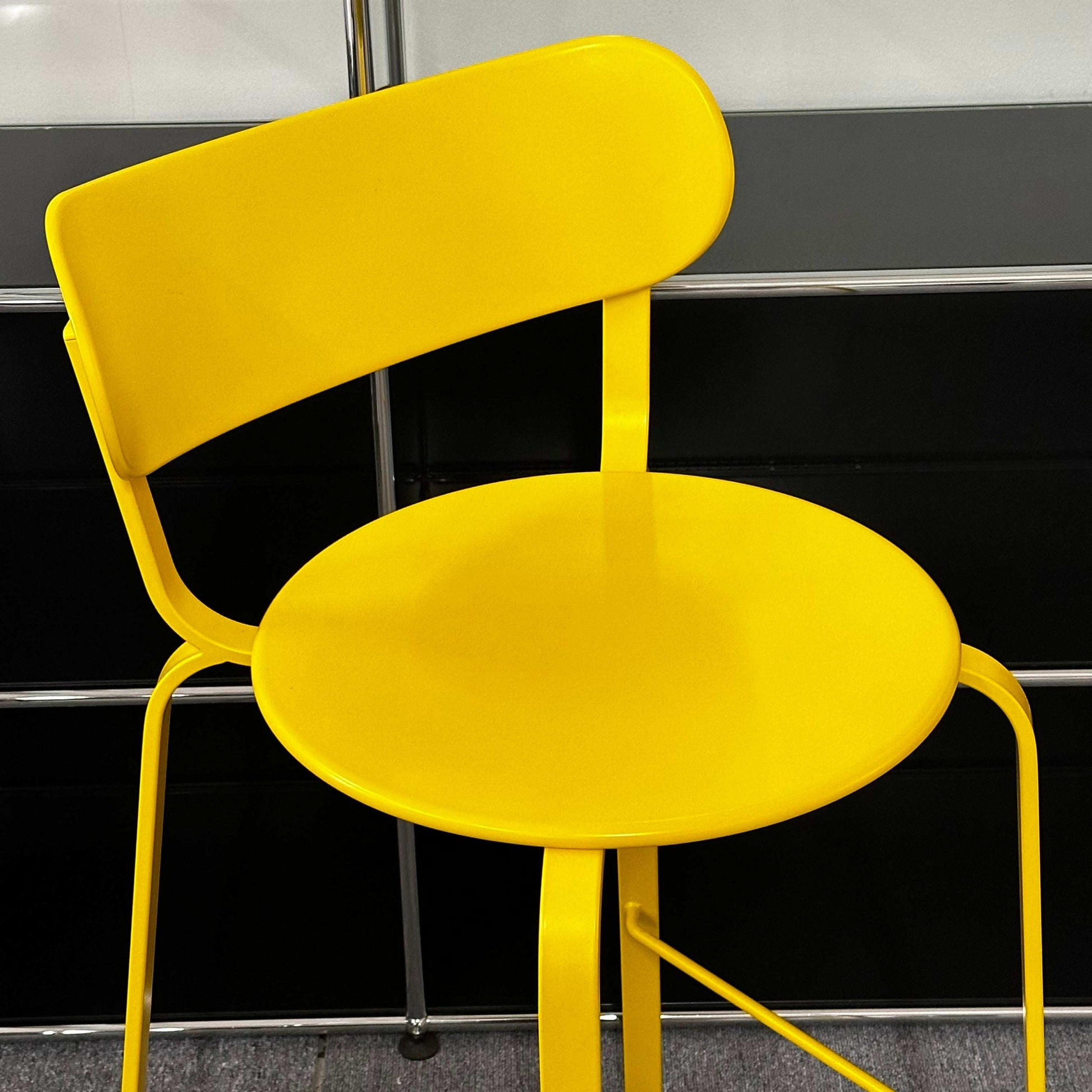 Yellow LaPalma Barhocker STIL S49 model bar stool with round seat and curved backrest