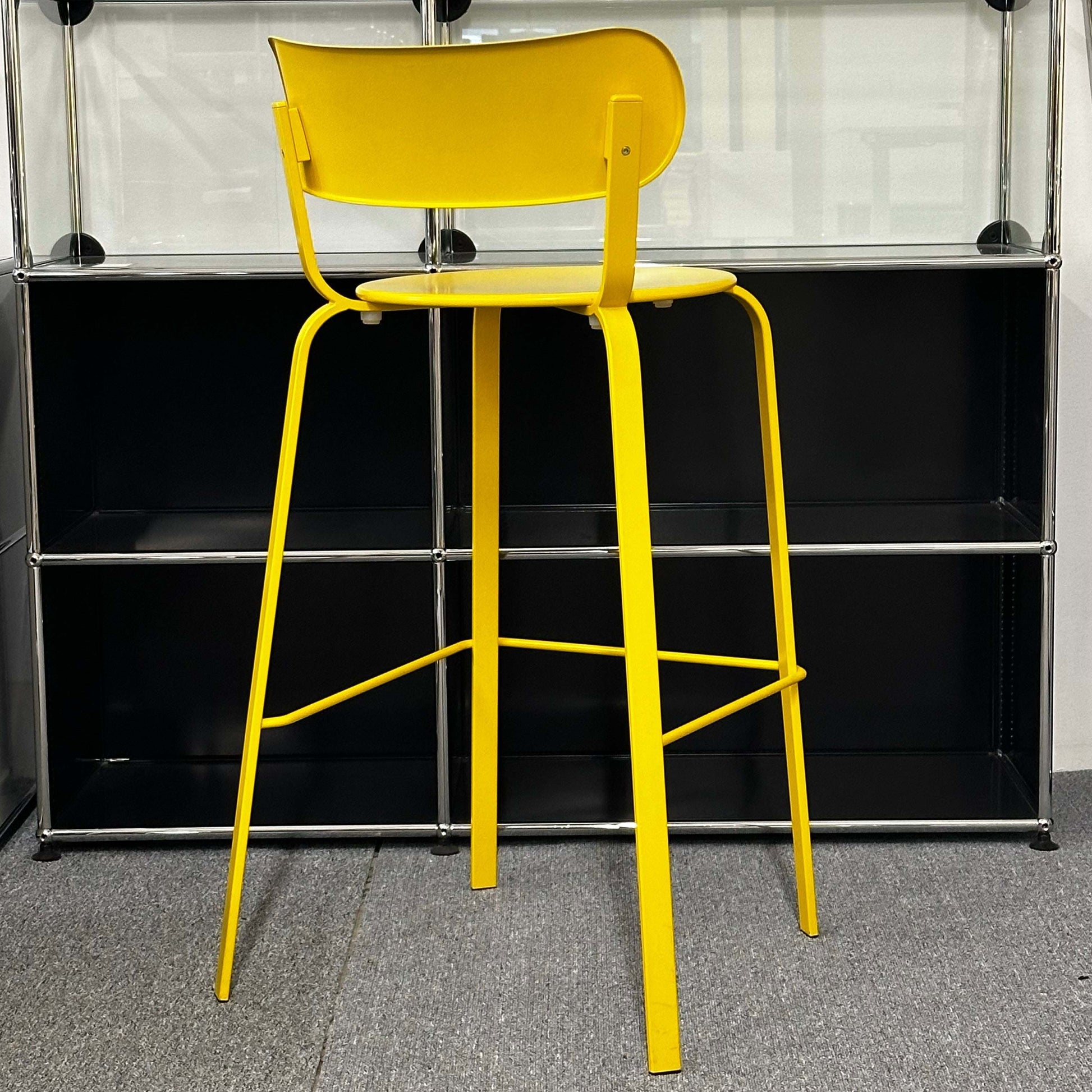 Yellow LaPalma Barhocker STIL S49 model bar stool with metal frame and backrest