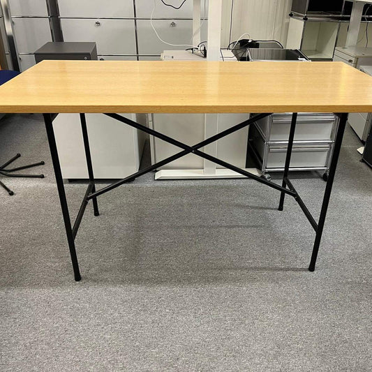 Lampert Eiermann desk with oak veneer tabletop and black metal frame, 140x70cm