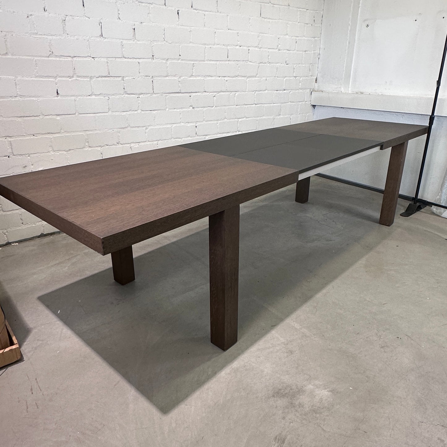 Arco Holztisch Mooreiche 210x90cm ausziehbar