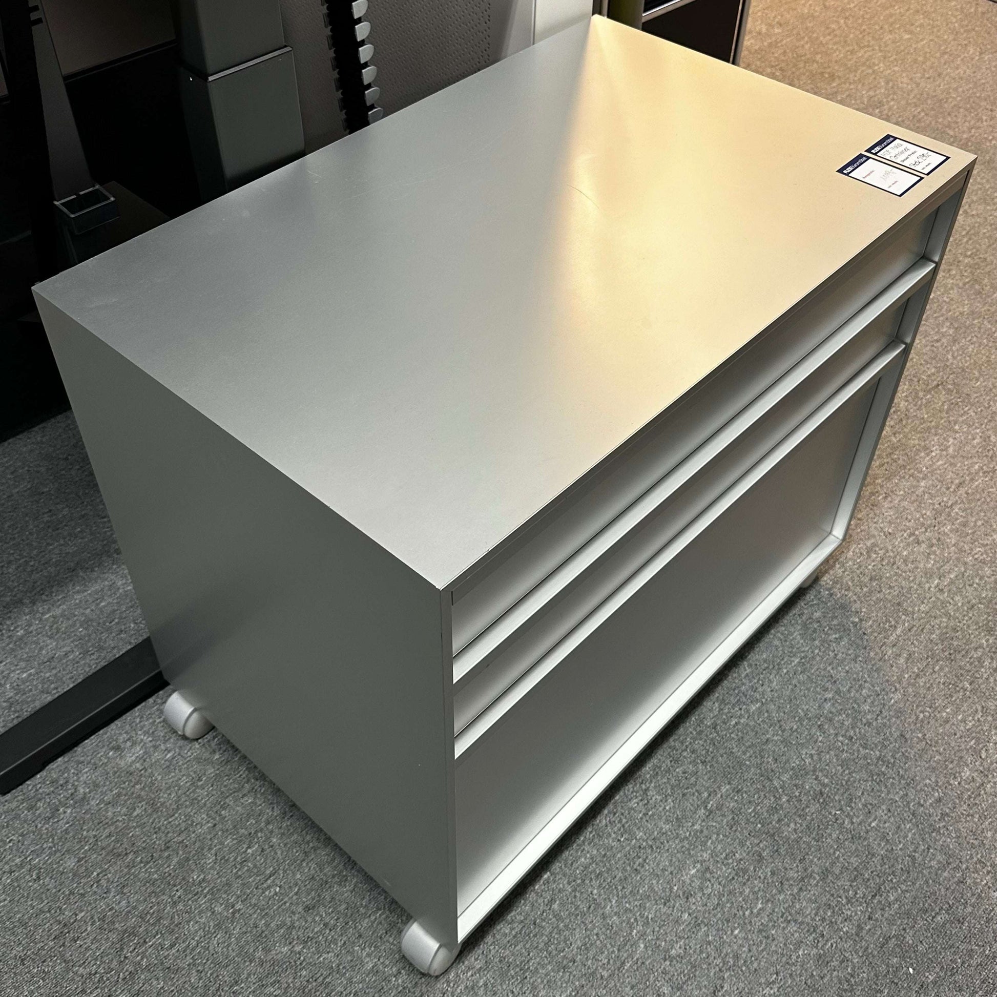 Silver MDF Italia Rollcontainer with wheels and three drawers, 80x66.5x51cm dimensions