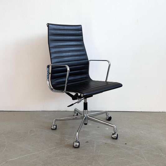 Vitra EA 119 Leder dunkelbraun