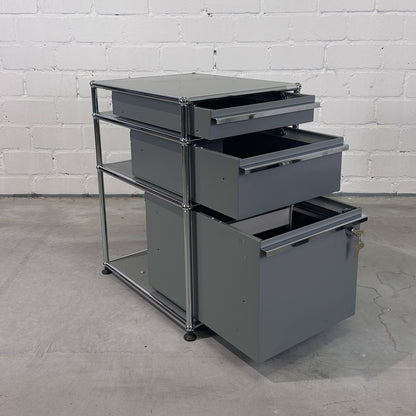 USM Haller Standcontainer Mittelgrau 3 Auszüge