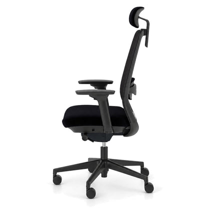 Schwarzer ergonomischer Bürostuhl NowyStyl Elovie mit Mesh-Rückenlehne, Kopfstütze und 4D-Armlehnen in Seitenansicht.
