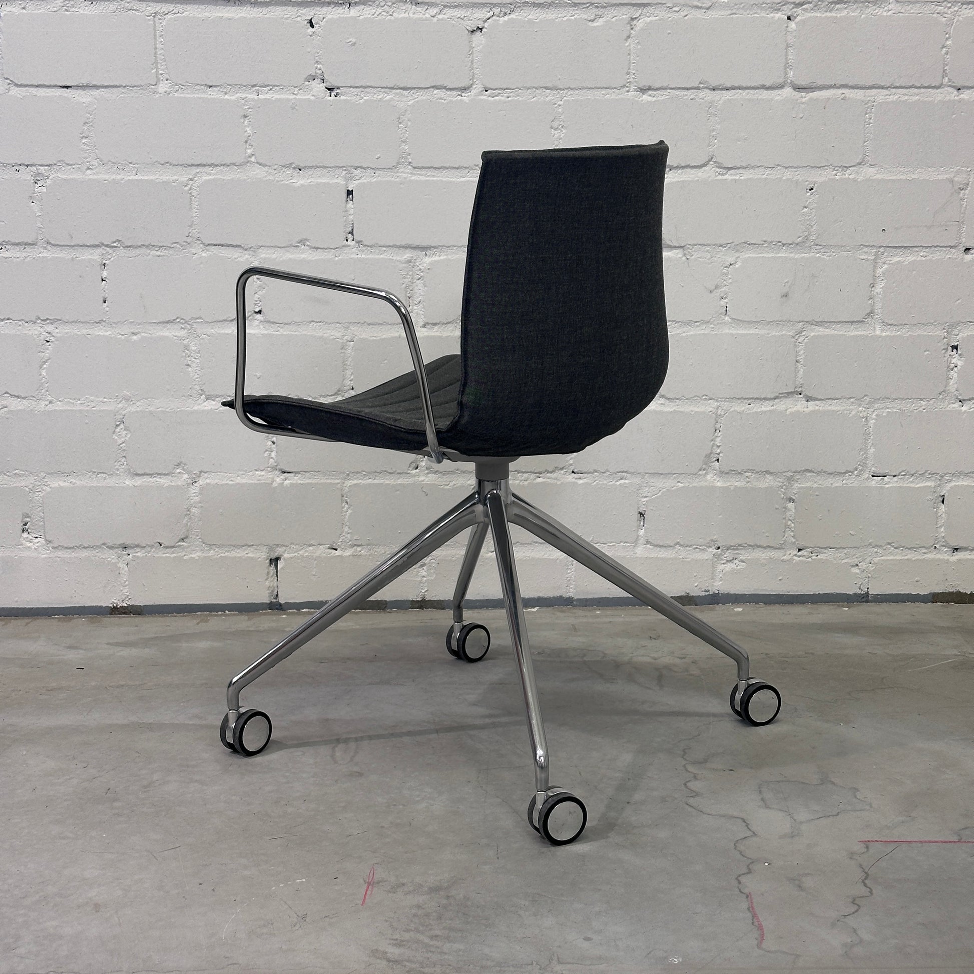 Artikelanlage Catifa Schreibtischstuhl Stoff grau mit Rollen_[kein Wert]