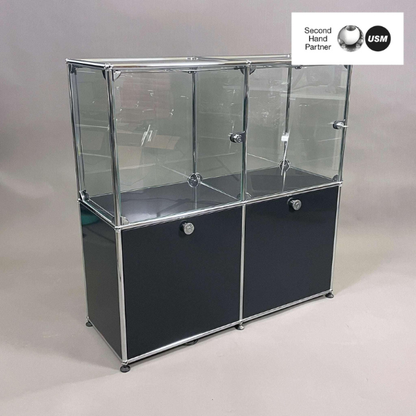 USM Haller Vitrine 2x2 schwarz mit Glas [AKTION -500€]