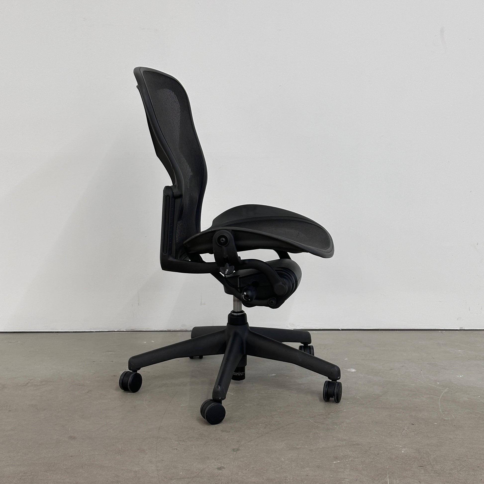 Herman Miller Aeron schwarz (ohne Armlehnen)