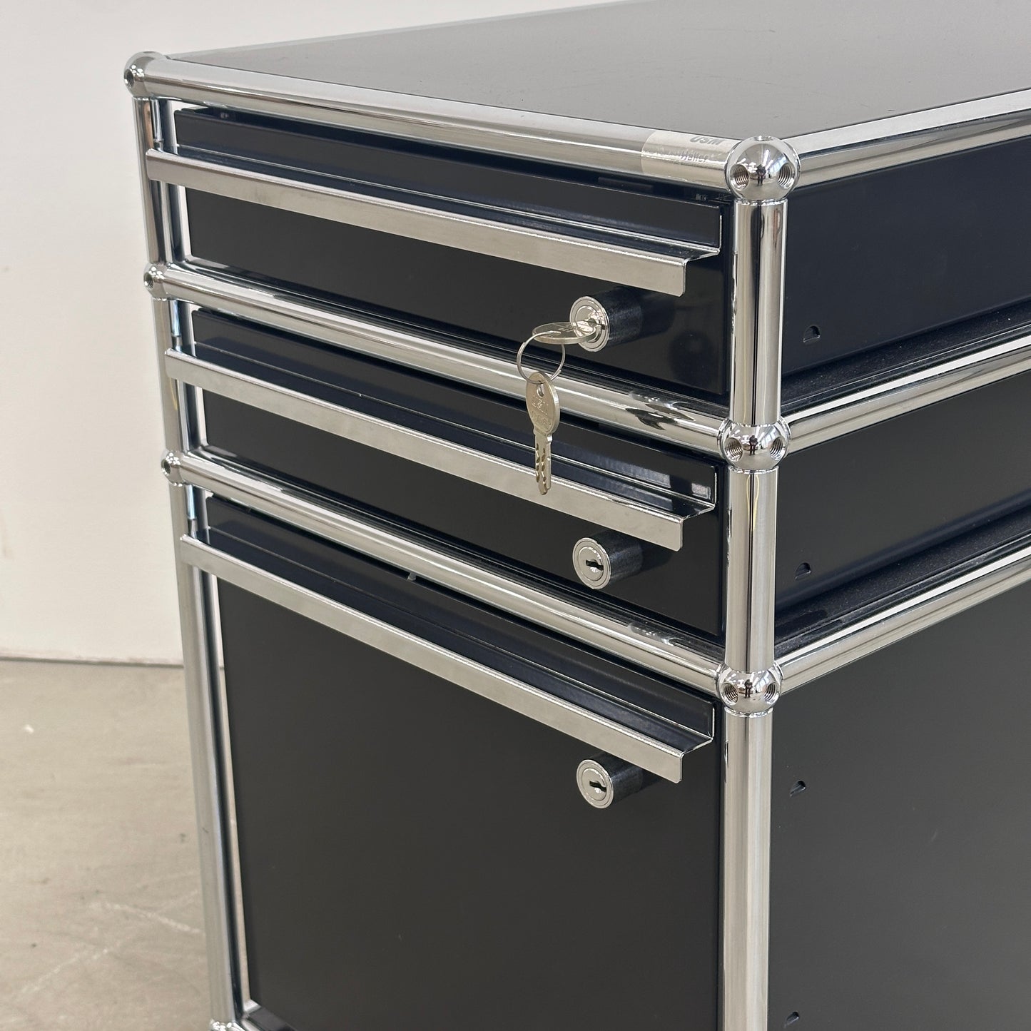 USM Haller Rollcontainer 3 Auszüge schwarz (abschließbar)