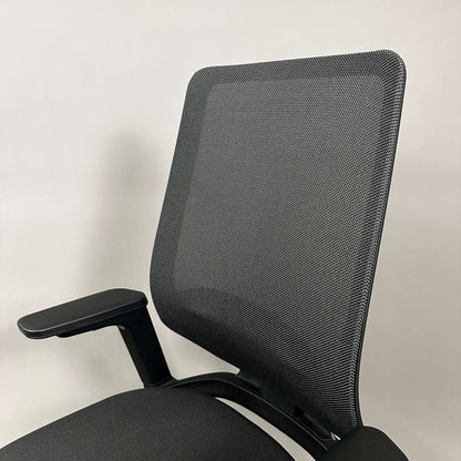 SEDUS se:flex ergonomic office chair with adjustable height, depth, 3D armrests, lumbar support, and mesh backrest