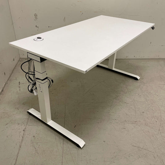 Sedus Temptation Speed elektrisch höhenverstellbarer weißer Schreibtisch 160x80 cm mit schnellem Motor und integrierten USB- und Stromanschlüssen