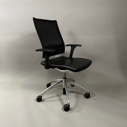 Sedus Open Up office chair with black mesh backrest, black leather seat, and polished aluminum base
