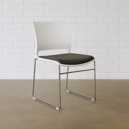 Stapelstuhl weiß/Chrom gepolstert [SONDERPOSTEN NEUWARE]