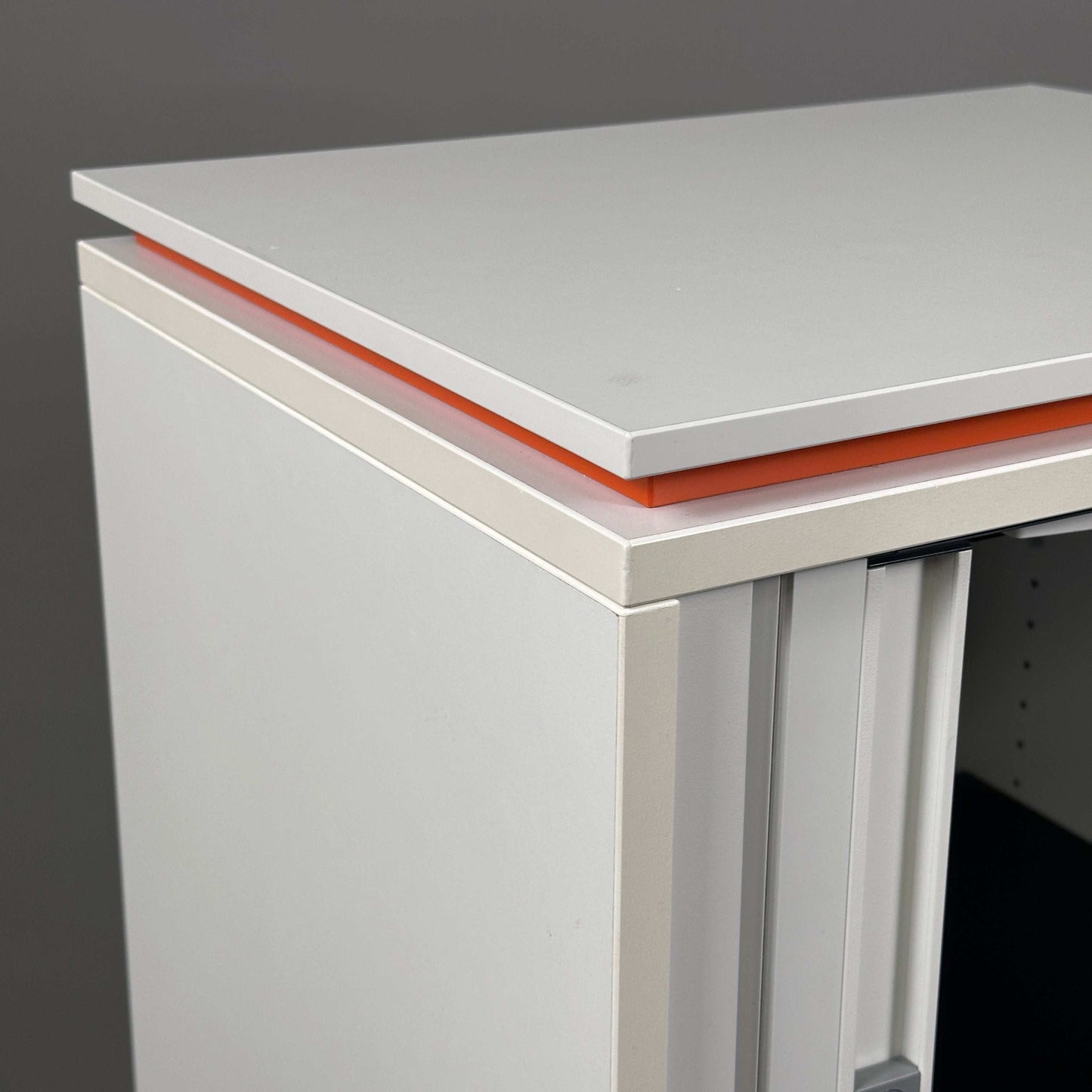 Steelcase Aktencaddy Moby 2 weiß-orange Rollschrank 107x51x43 cm abschließbar mit Briefeinwurf