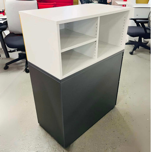 Steelcase Anstellcontainer storage unit with white wooden top and anthracite base, dimensions 80x42x110.5cm