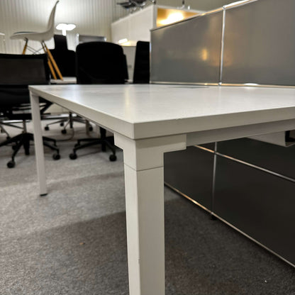 Steelcase Kalidro office desk 180x90cm with manually adjustable height and integrated cable management