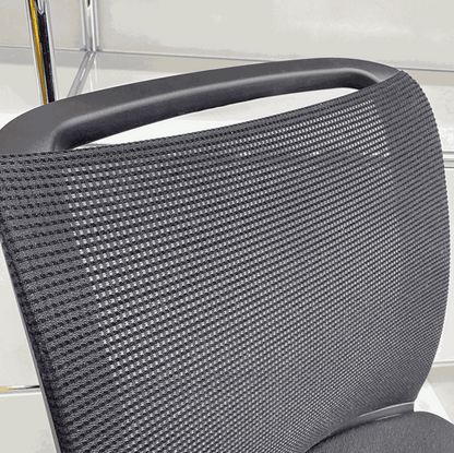 Steelcase Northside Besprechungsstuhl black mesh backrest and black frame stackable meeting chair