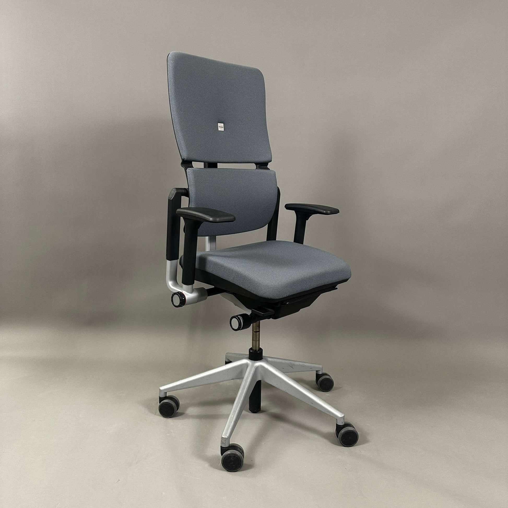 Steelcase Please ergonomischer grauer Bürostuhl mit höhenverstellbarer Rückenlehne und silber lackiertem Metallgestell