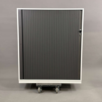 Steelcase Rolladenschrank 3OH weiß mit anthrazitgrauen Rollläden, abschließbar, höhenverstellbare Metalleinlegeböden, Breite 100cm oder 120cm