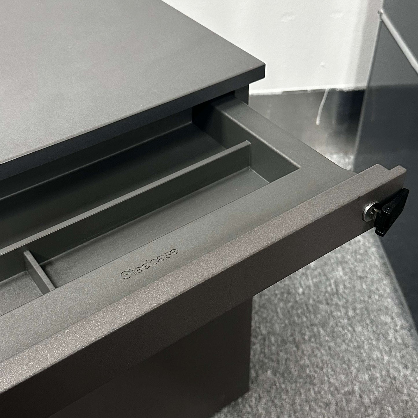 Steelcase Rollcontainer anthracite wooden mobile storage cabinet with open drawer and lock