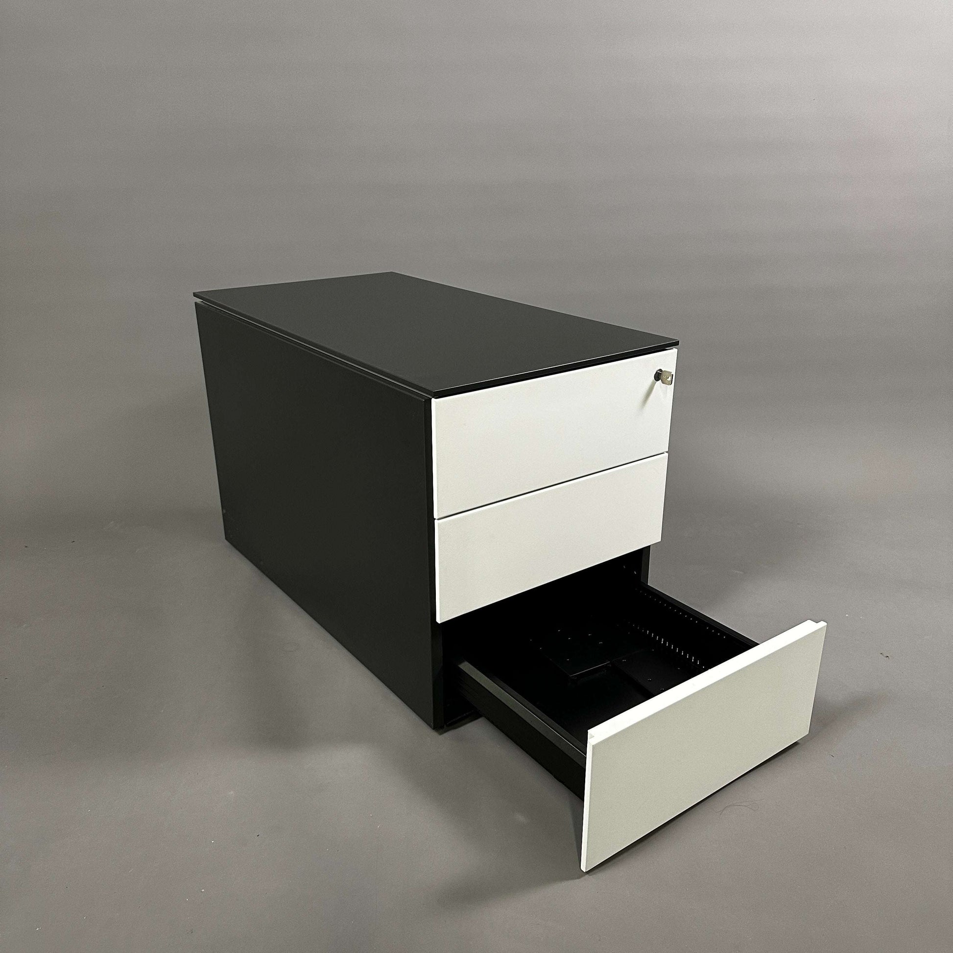 Steelcase Rollcontainer anthrazit weiß 3 Auszüge abschließbar mit Materialschublade aus lackiertem Stahlblech