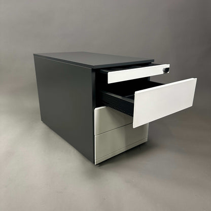 Steelcase Rollcontainer anthrazit weiß mit 4 abschließbaren Schubladen aus lackiertem Stahlblech