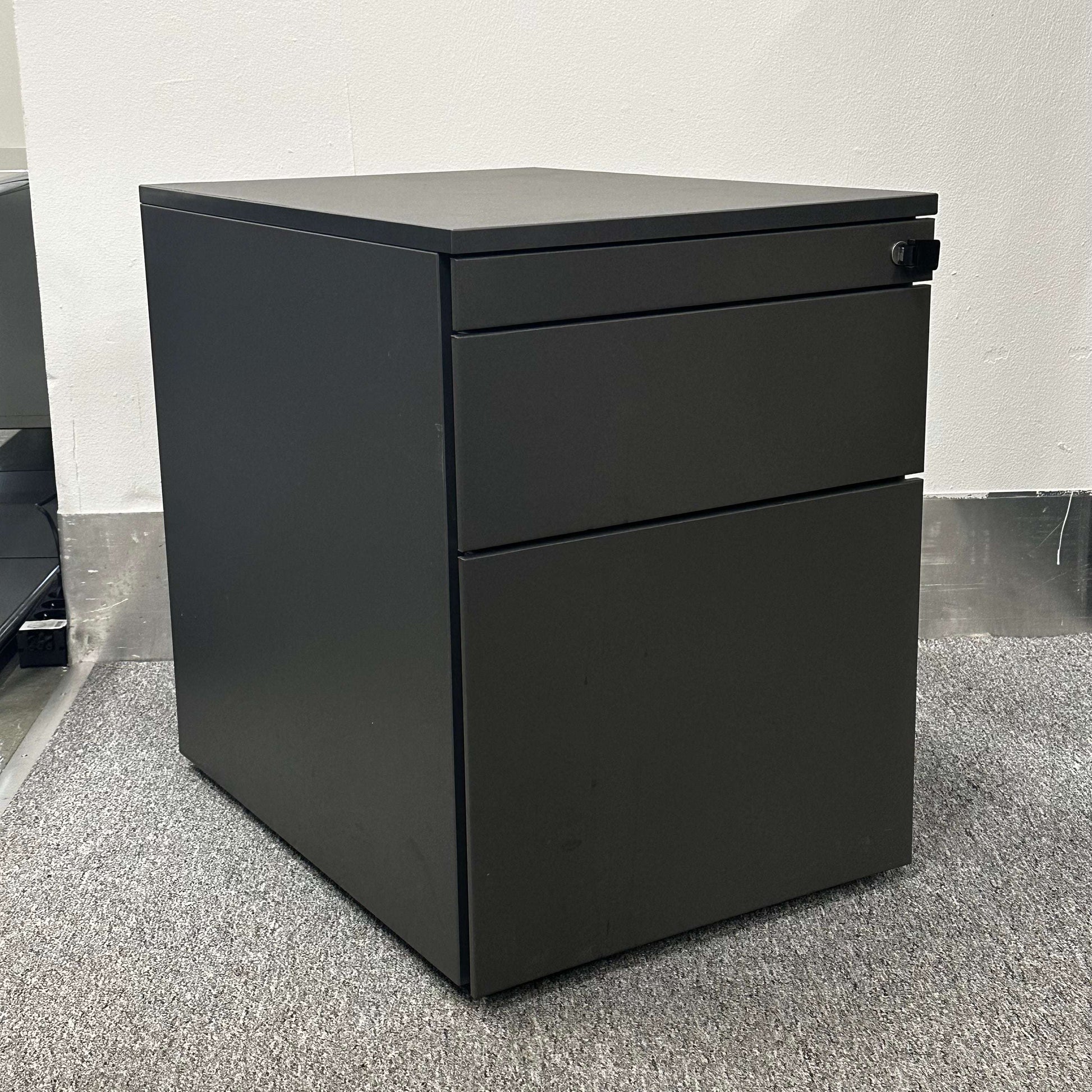 Steelcase Rollcontainer mobile office storage unit anthracite wood finish compact design