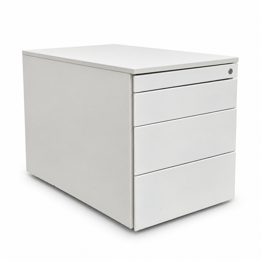 Weißer Steelcase Rollcontainer mit 80 cm Tiefe, vier Schubladen und integrierter Stiftschublade auf weißem Hintergrund.