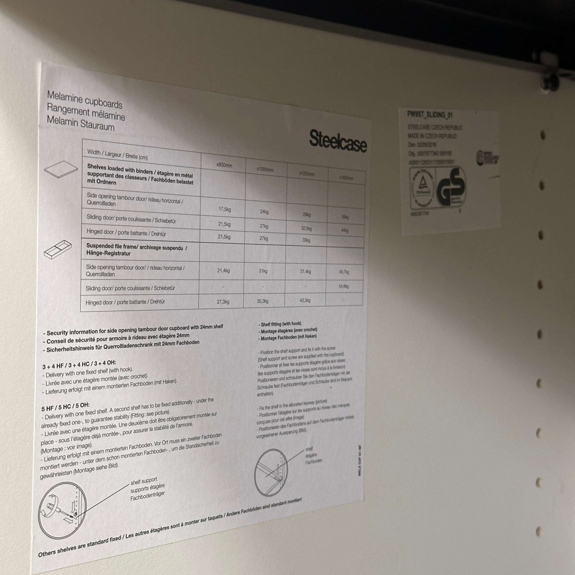 Steelcase Sideboard 3OH lichtgrau mit abschließbaren Metall-Einlageböden