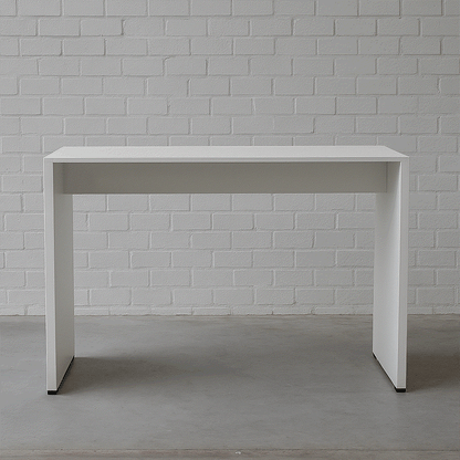 Weißer Stehtisch Hochtisch 200x80x106cm aus Schreinerarbeit vor Ziegelwand