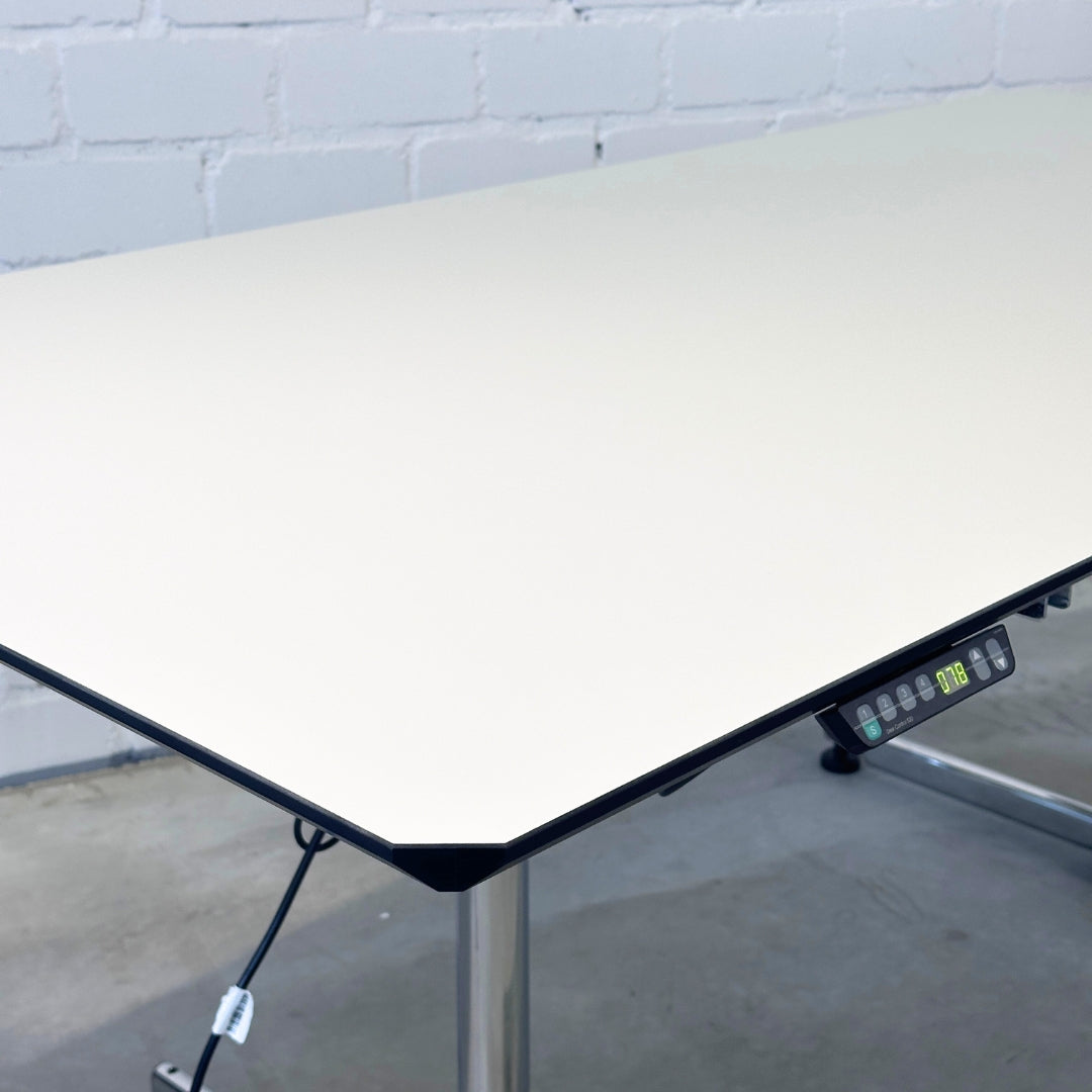USM Haller Kitos E Schreibtisch 200x100 (elektrisch höhenverstellbar)