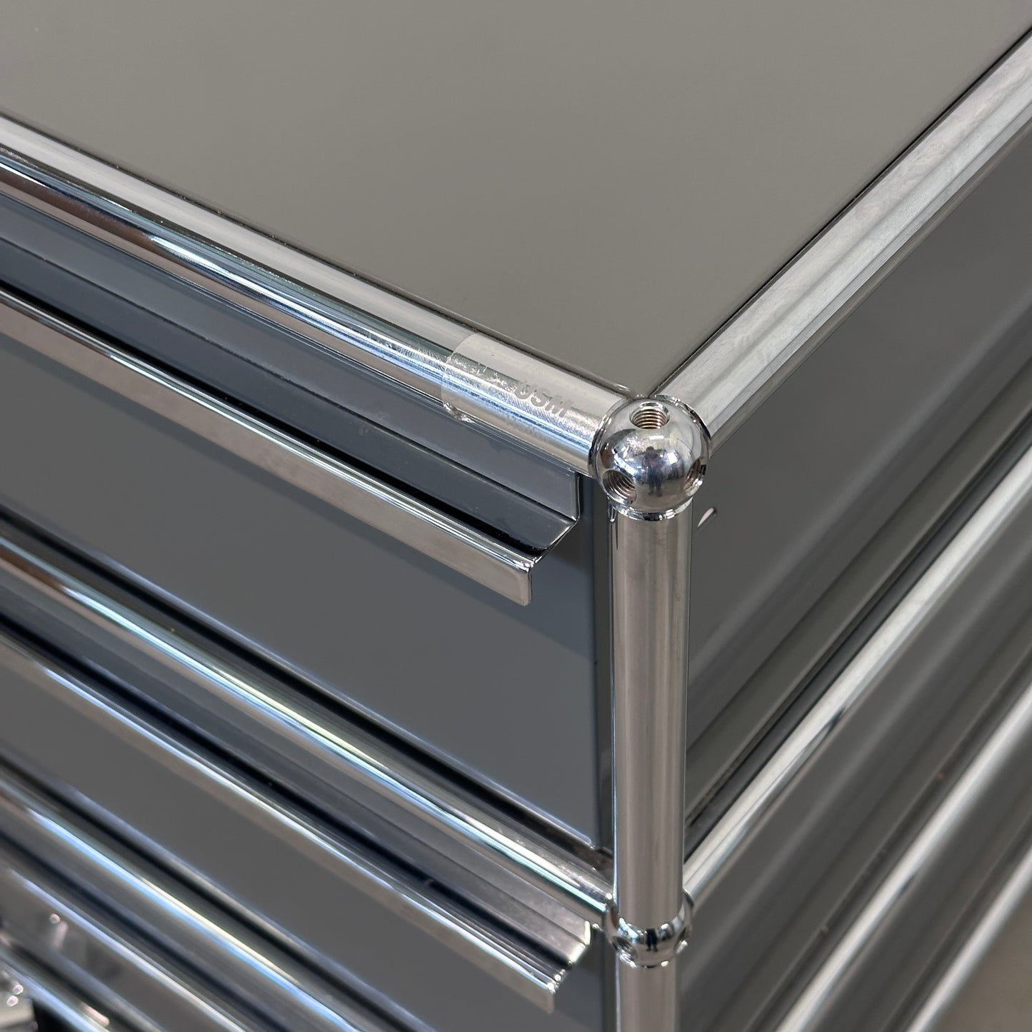 USM Haller Rollcontainer Mittelgrau 3 Auszüge [AKTION -50€ ➜ GWG<800€]