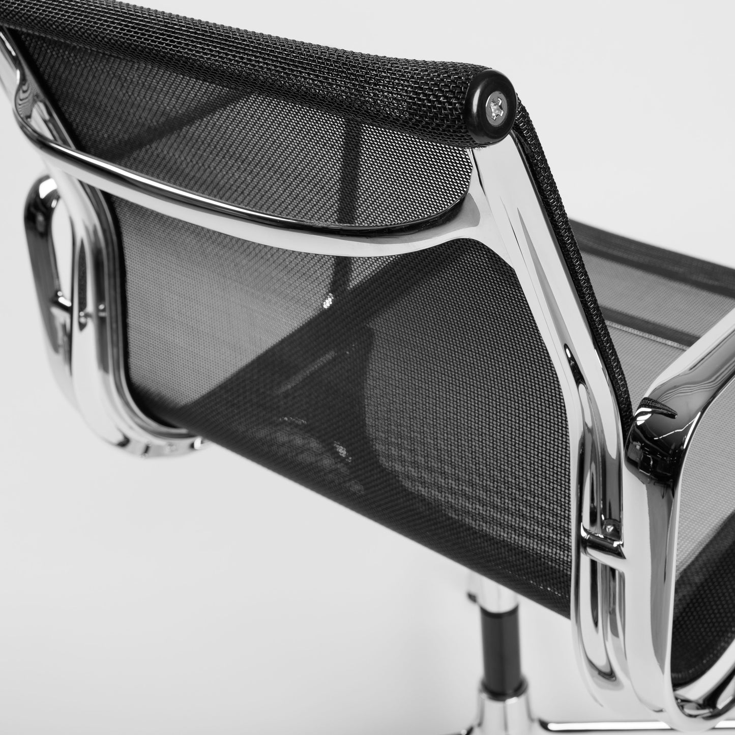 Vitra EA 104 Netz schwarz