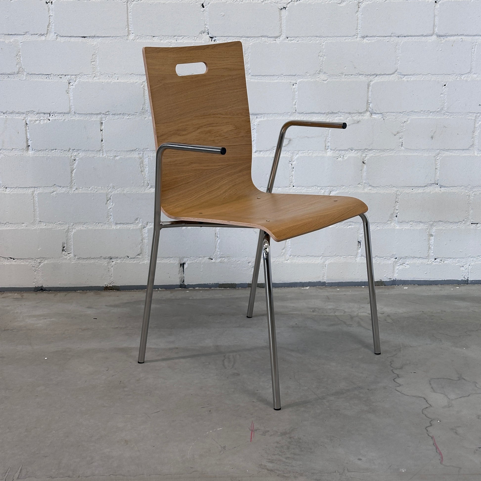 Hiller Objektmöbel Stapelstuhl Aticon Eiche