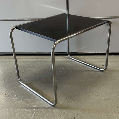 Thonet Beistelltisch side table in black top and silver metal frame