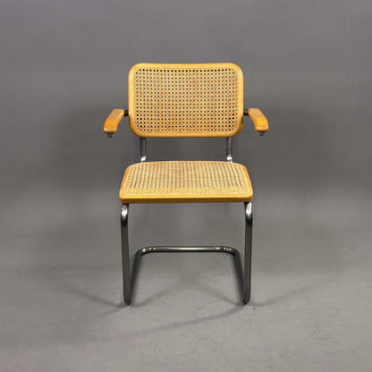 Thonet Freischwinger S64 Stuhl mit naturfarbenem Korbgeflecht und Buche-Holzrahmen