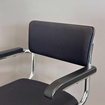 Thonet S 43 PVFST Freischwinger mit schwarzer Polsterung, Buche schwarz gebeizt, verchromtes Stahlrohrgestell