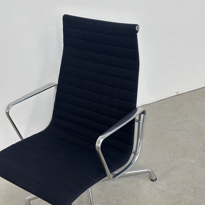 Vitra EA 115 Hopsak schwarz